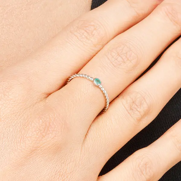 Leaf Jewelry Ring Twist Smaragd, 14K Gelbgold Heißer Verkauf