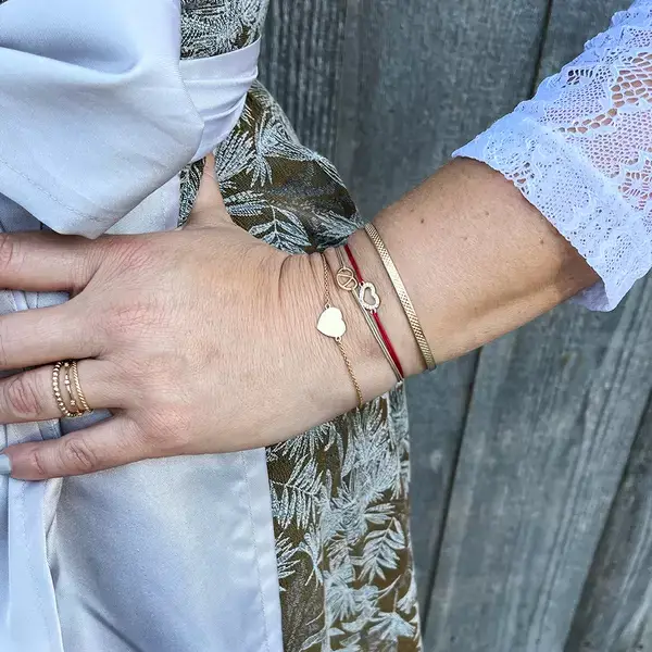Leaf Jewelry Glücksbändchen "Brezn", 18 K Gelbgold vergoldet, Beige Vierteljährliche Förderung