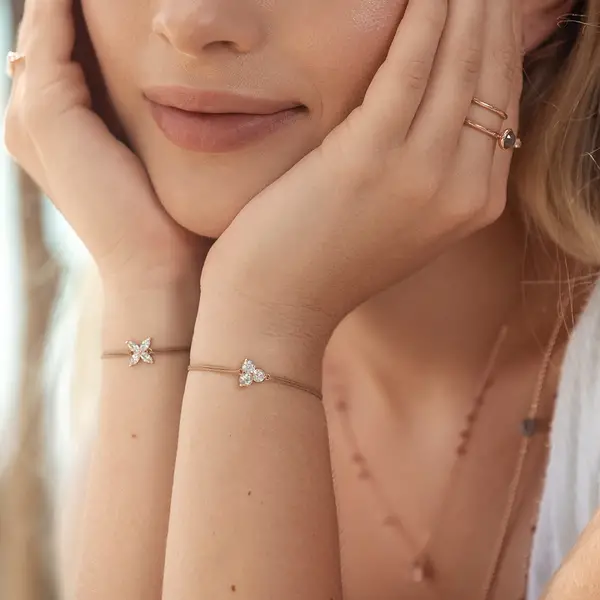Leaf Jewelry Glücksbändchen Leaf Flower, 18 K Rosegold vergoldet, Beige Black Friday Preise
