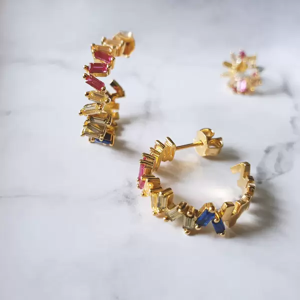 Leaf Jewelry Creole ICE CUBE, Multi Colour Zirkonia, 18 K Gelbgold vergoldet VIP-Rabatte