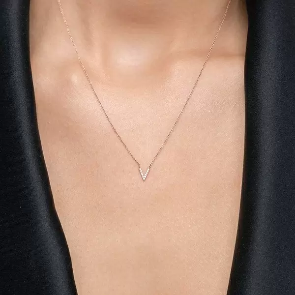 Leaf Jewelry Halskette Letter "V", 14 K Rosegold mit Diamanten Preisnachlass