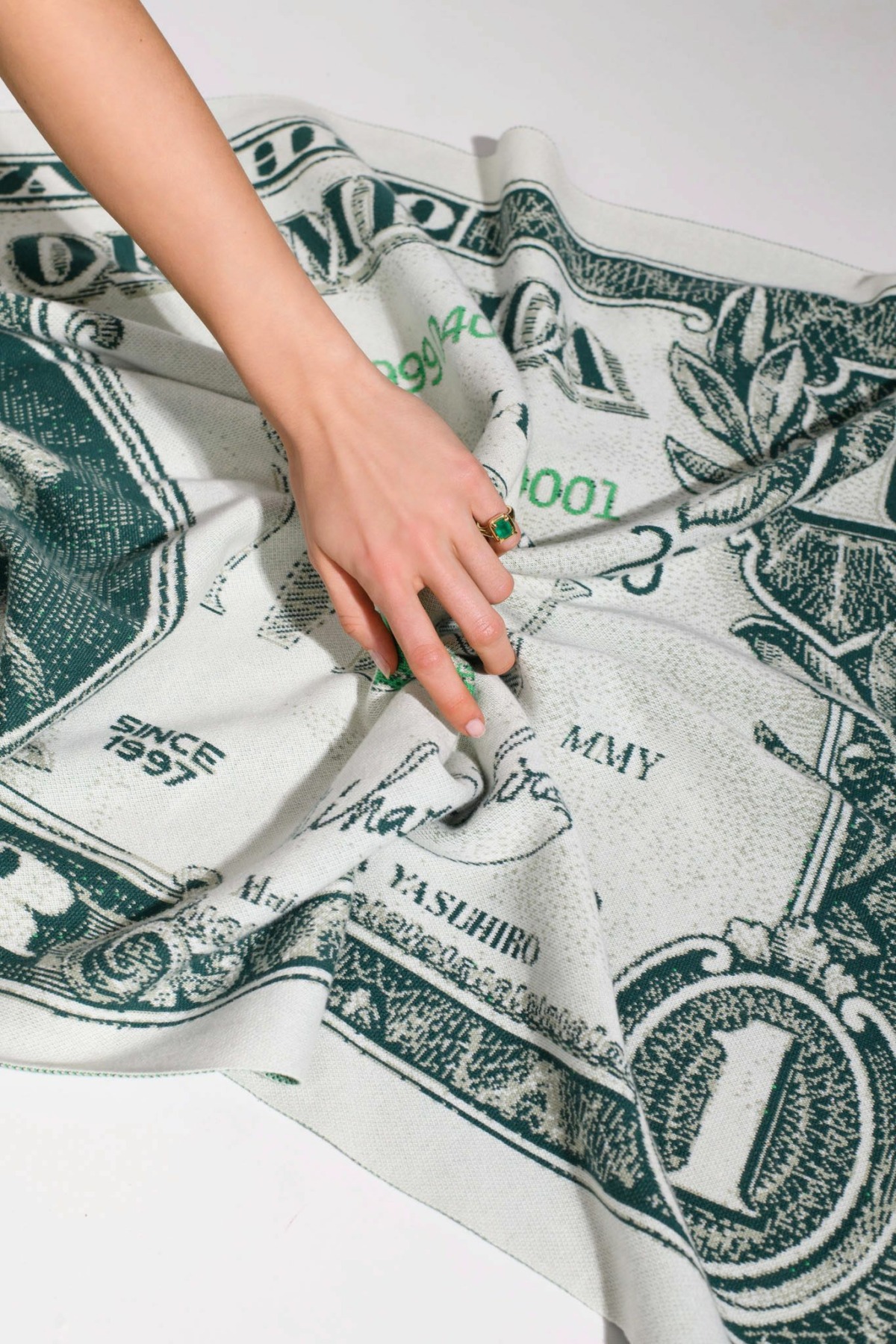 Nina Kastens F*CK Ring Emerald Nur noch ein Tag übrig