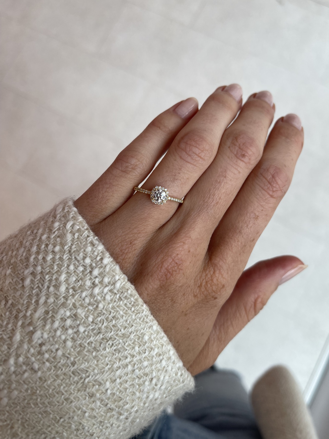 Nina Kastens Halo Diamond Ring Im Verkauf