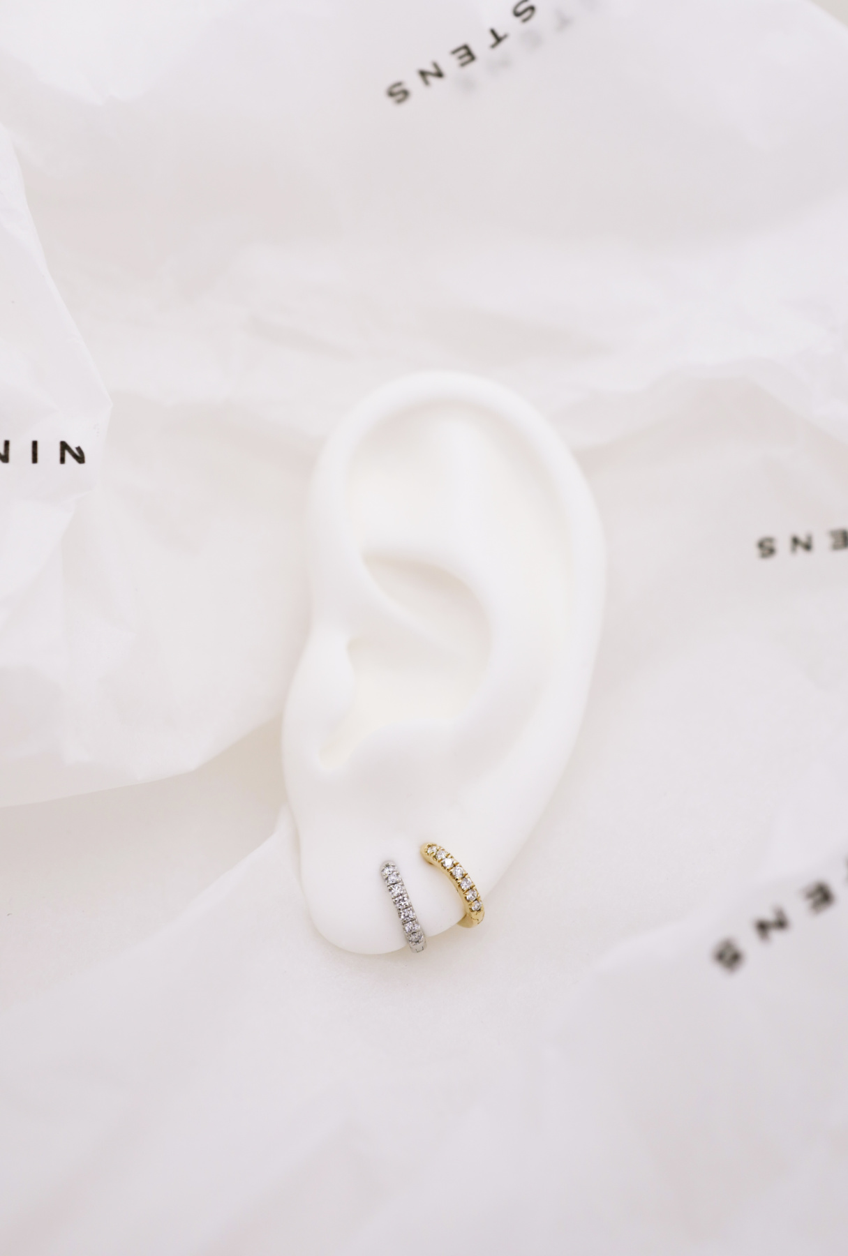 Nina Kastens Diamond Huggie White Gold Muttertagsangebot