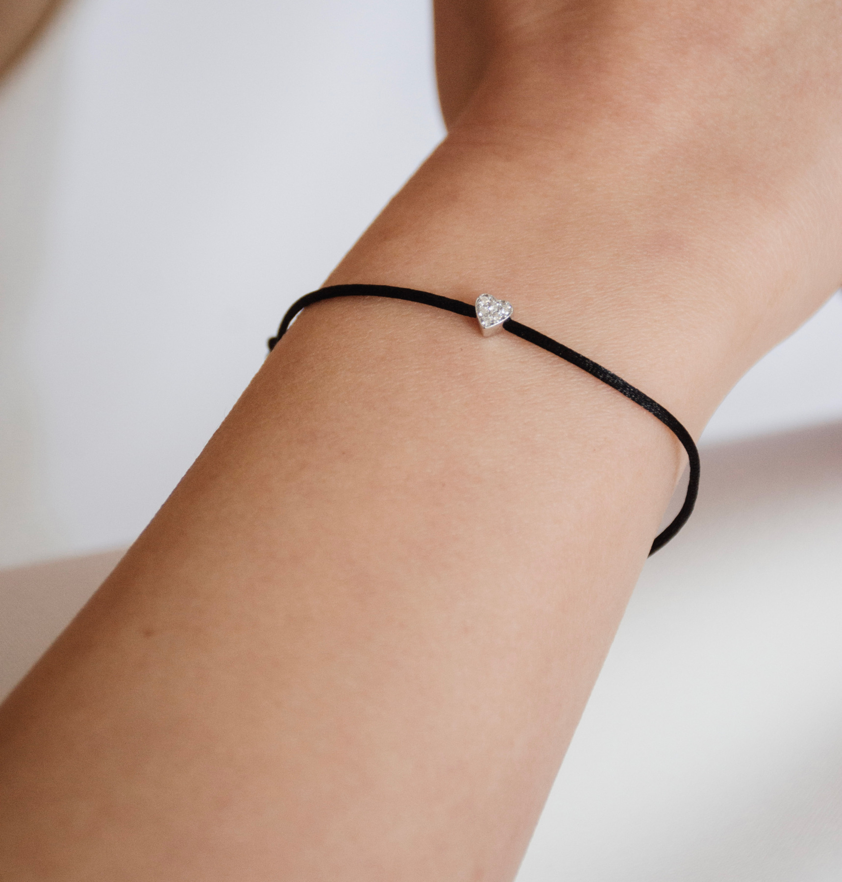 Nina Kastens Diamond Heart Bracelet Black Tiefpreis