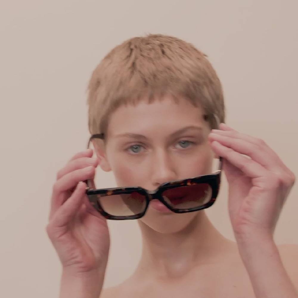 Pilgrim ENIEL Recycelte Sonnenbrille Schildpatt-Braun/Gold Kostenlose Rückgabe