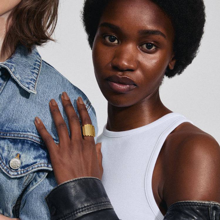 Pilgrim LAUREL recycelter Ring vergoldet Neueste Stile