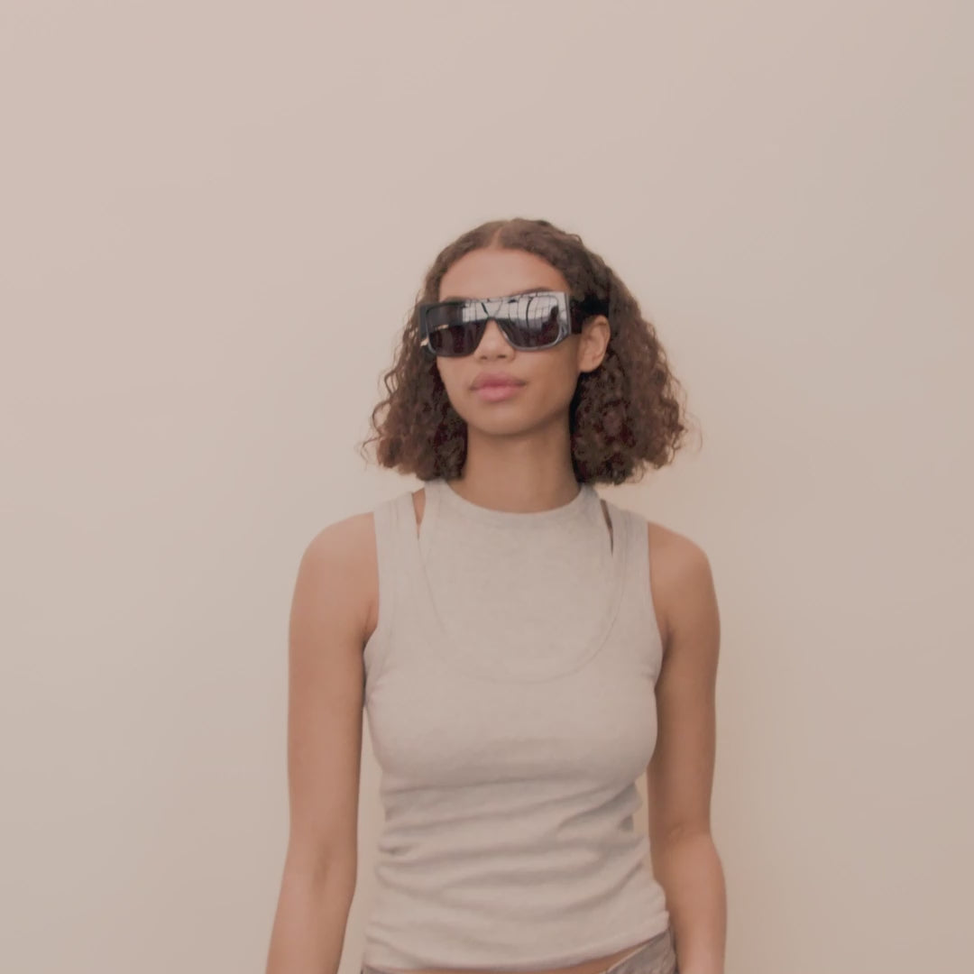 Pilgrim JOHARI Recycelte Sonnenbrille Schwarz Jubiläumsangebot