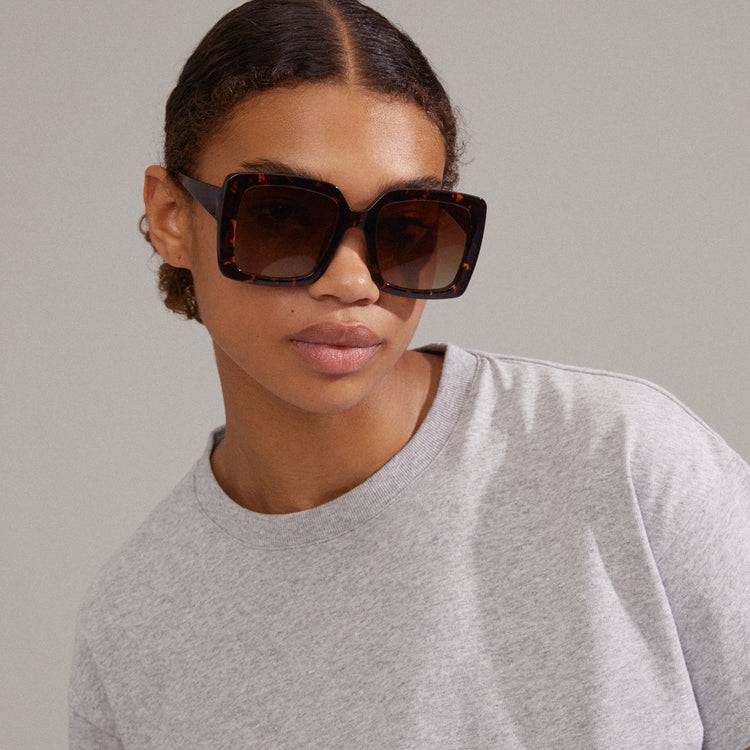 Pilgrim LUCIANA Oversized Vintage-Sonnenbrille in braunem Schildpatt Verkauf