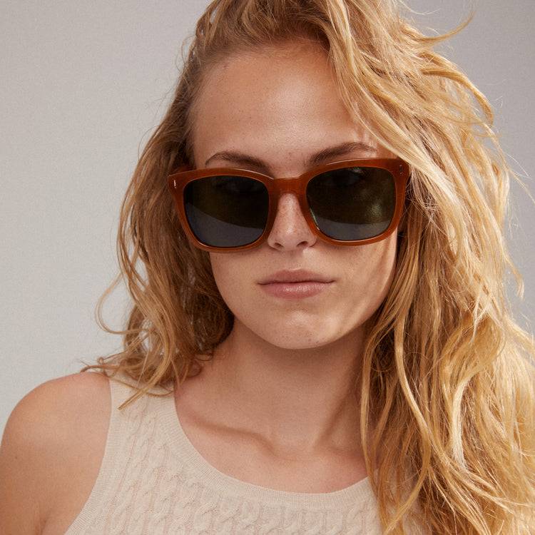 Pilgrim KATYA ikonische Retro-Sonnenbrille karamellbraun Angebote