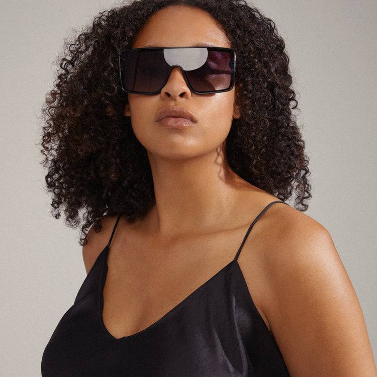Pilgrim OCEANE eckig geformte Shield-Sonnenbrille schwarz Günstiger Verkauf