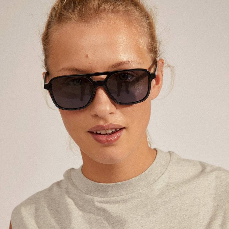 Pilgrim ELODIE recycelte Piloten-Sonnenbrille schwarz Meist gekauft
