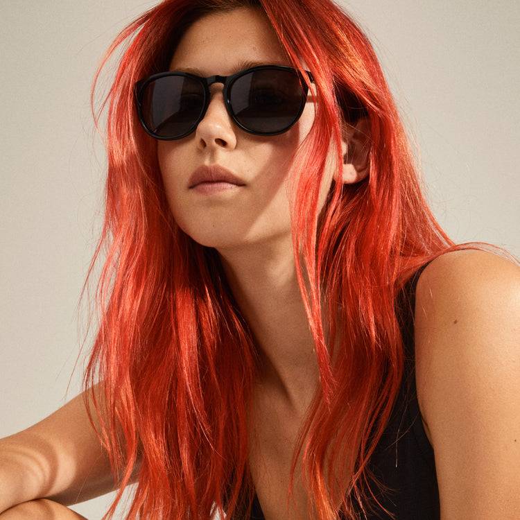 Pilgrim CAMILLA recycelte klassische Sonnenbrille schwarz Sonderangebot