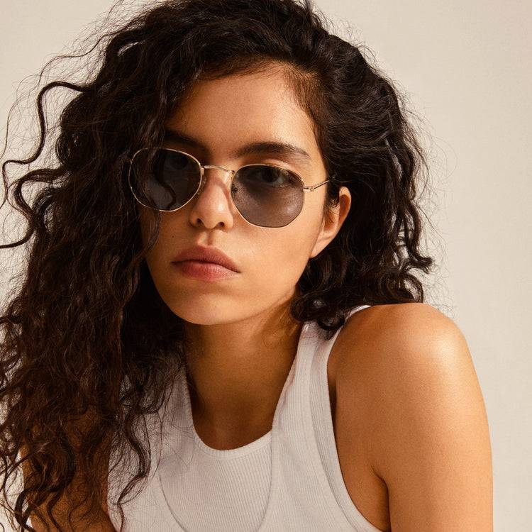 Pilgrim RYLAN Sonnenbrille Grau/Gold Flash Sale