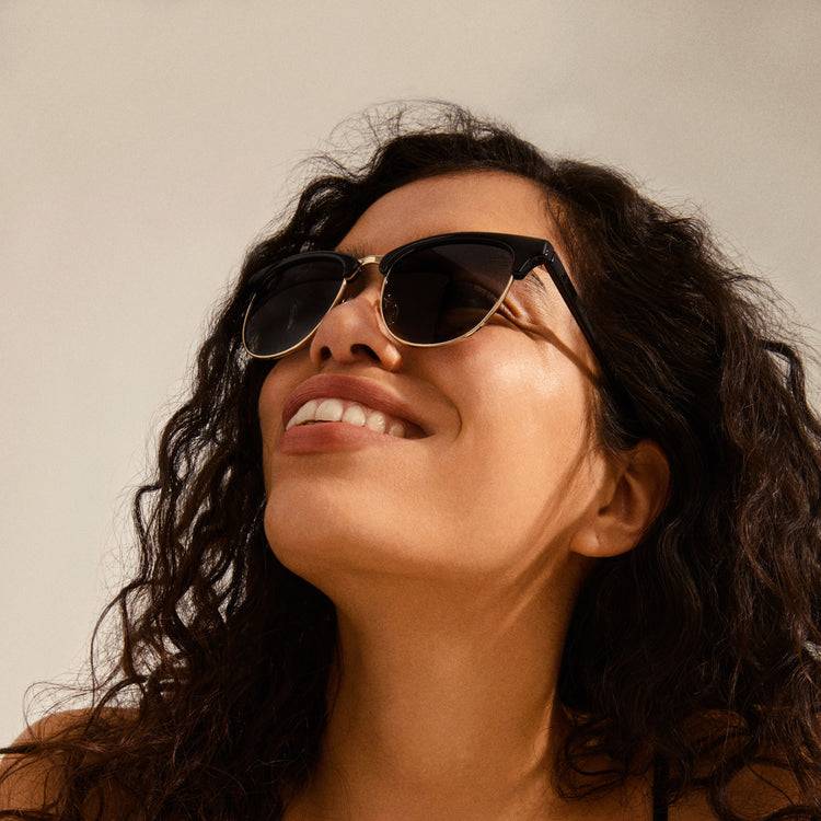 Pilgrim CHARLIE Sonnenbrille Schwarz/Gold Kauf eins, bekomm eins gratis