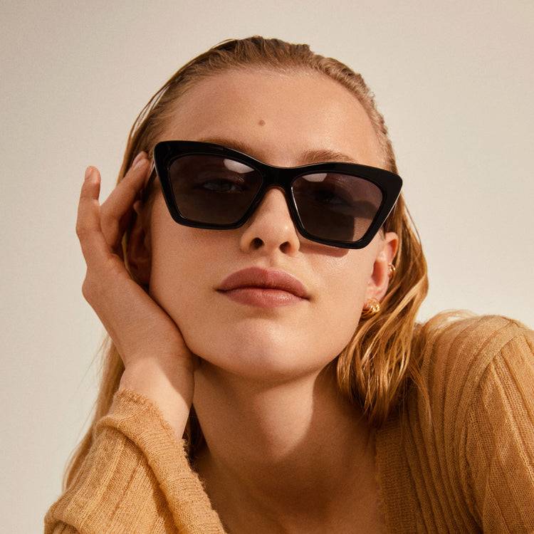 Pilgrim DAKOTA eckige Cat-Eye-Sonnenbrille schwarz Sonderangebote