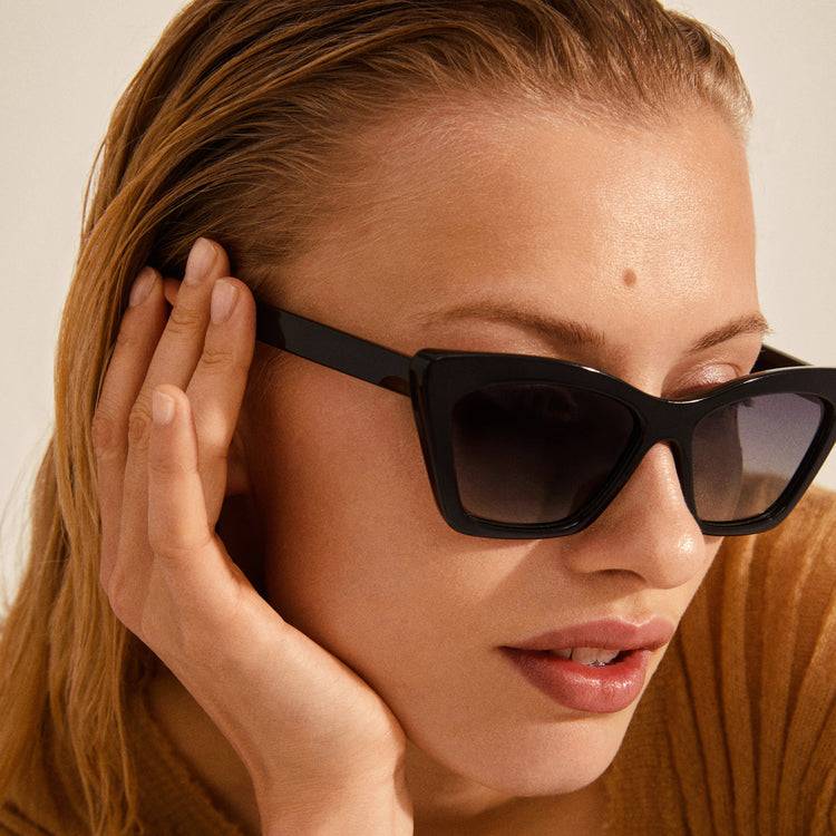 Pilgrim DAKOTA eckige Cat-Eye-Sonnenbrille schwarz Sonderangebote