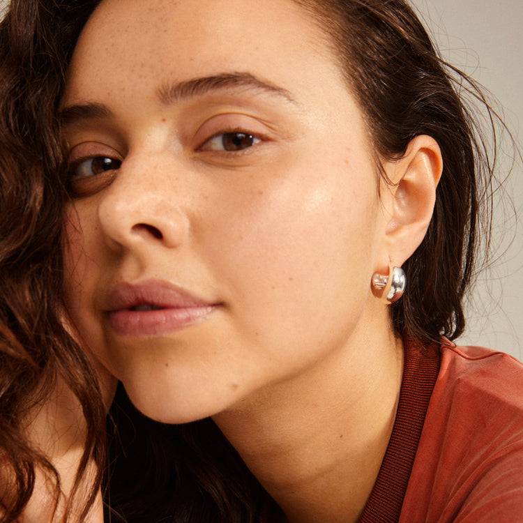 Pilgrim IOANNA recycelte chunky Creolen versilbert Großer Ausverkauf