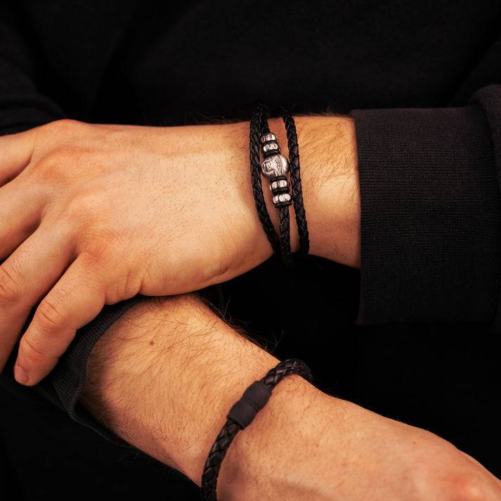 Save Brave Dreifach gewickeltes Lederarmband Titus mit schwarzem Gorillakopf Verkauf