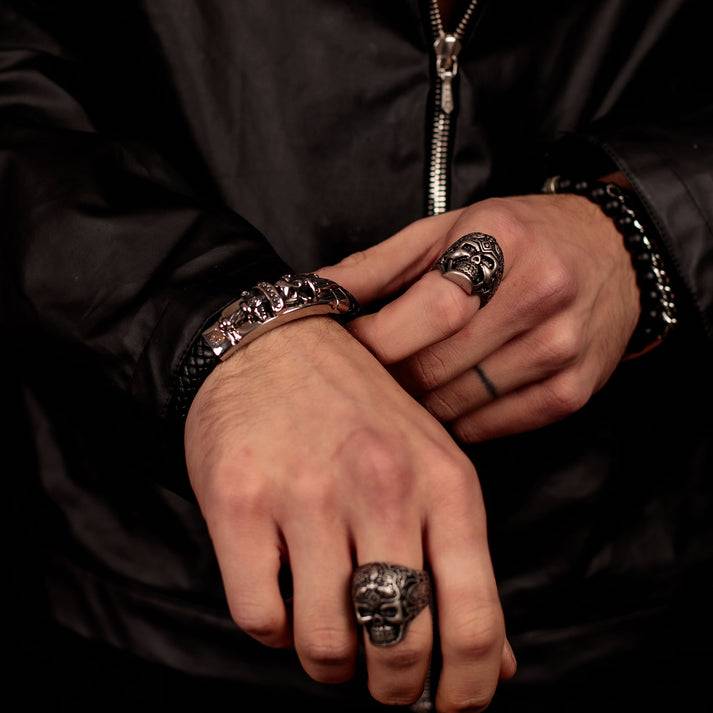 Save Brave Armband Jack mit Totenkopf aus geflochtenem Leder & Edelstahl Kostenloser Versand