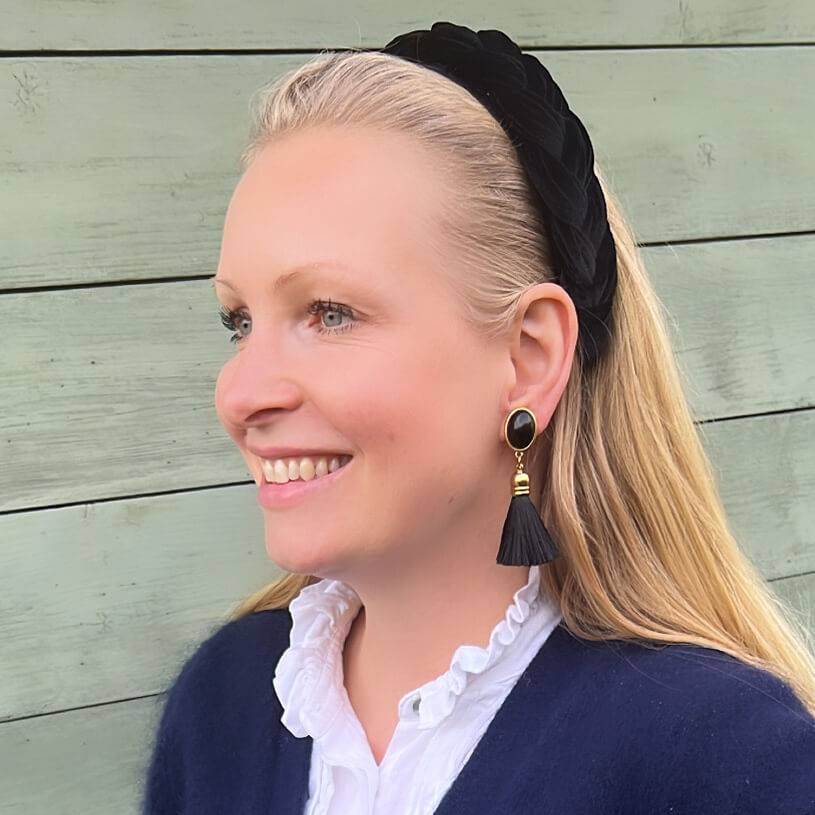 SchwesterSchwester Schwarze Ohrringe als Ohrstecker in Schwarz mit schwarzer Quaste von AmuseToi Riesige Rabatte
