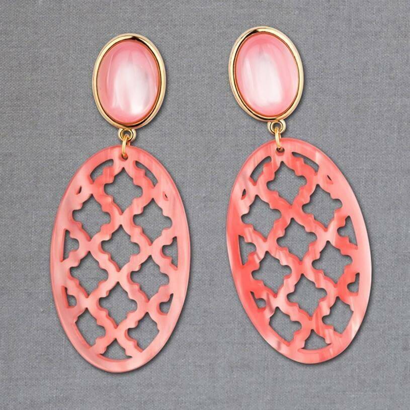 SchwesterSchwester Hellrosa Ohrstecker mit perlmutt schimmerndem Oval im Marrakesch Stil von AmuseToi Riesige Rabatte