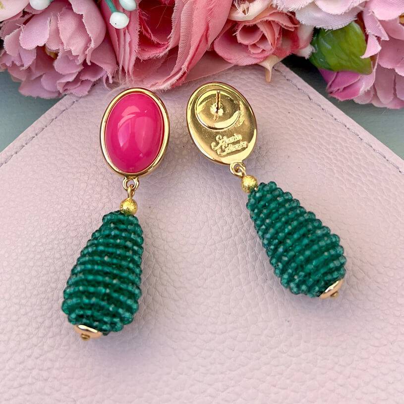 SchwesterSchwester Pinkfarbene Ohrstecker mit glitzerndem dunkelgrünen Tropfen von AmuseToi Rabatte dieses Monats