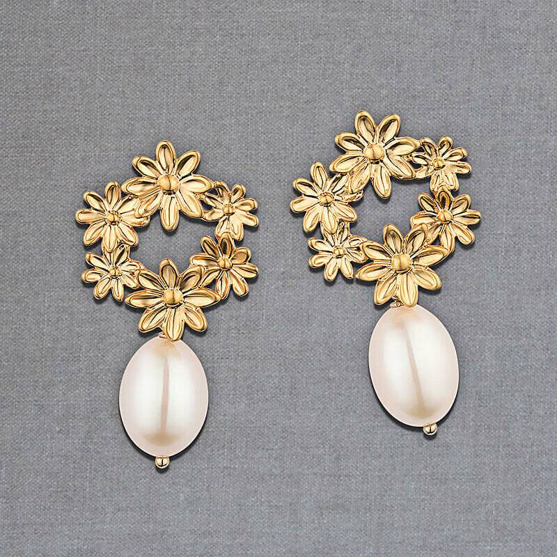 SchwesterSchwester Set aus Blumenkranz-Ohrringen mit Süßwasserperle und Samt-Haarreif in Dunkelgrün Fabrik Onlineshop