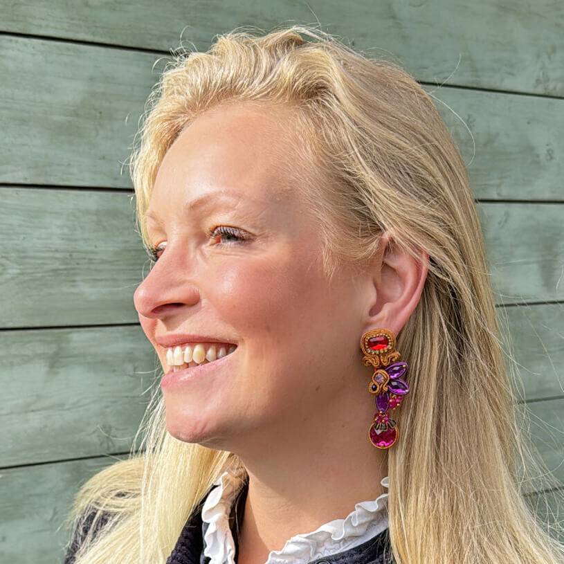 SchwesterSchwester Vorbestellbar - Dekorative Soutache-Ohrstecker in Orange und Pink Sonderangebot der Fabrik