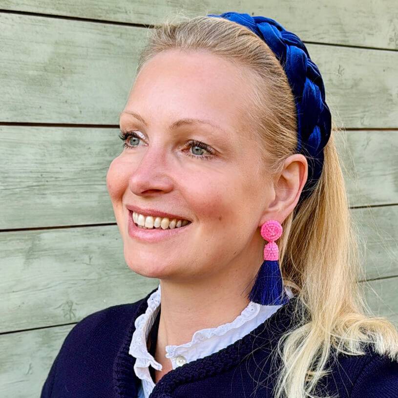 SchwesterSchwester Set aus rosa-dunkelblauen Perlen-Quastenohrringen und Samt-Haarreif in Dunkelblau Speichern exportieren