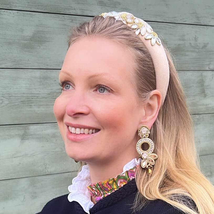 SchwesterSchwester Opulente Soutache-Ohrringe in Gold und Champagner Blitzverkäufe