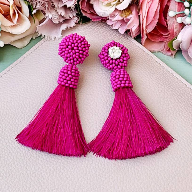 SchwesterSchwester Auffällige Perlen-Quastenohrringe in Pink Rabatt