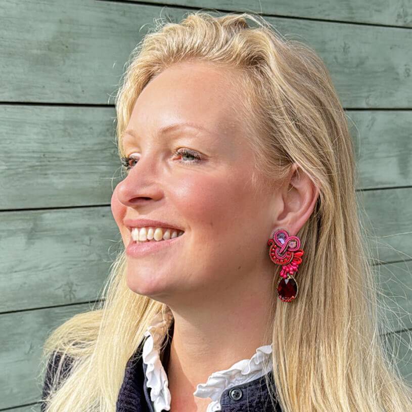 SchwesterSchwester Vorbestellbar - Stylische Soutache-Ohrringe in Pink und Rot Vatertagsangebot
