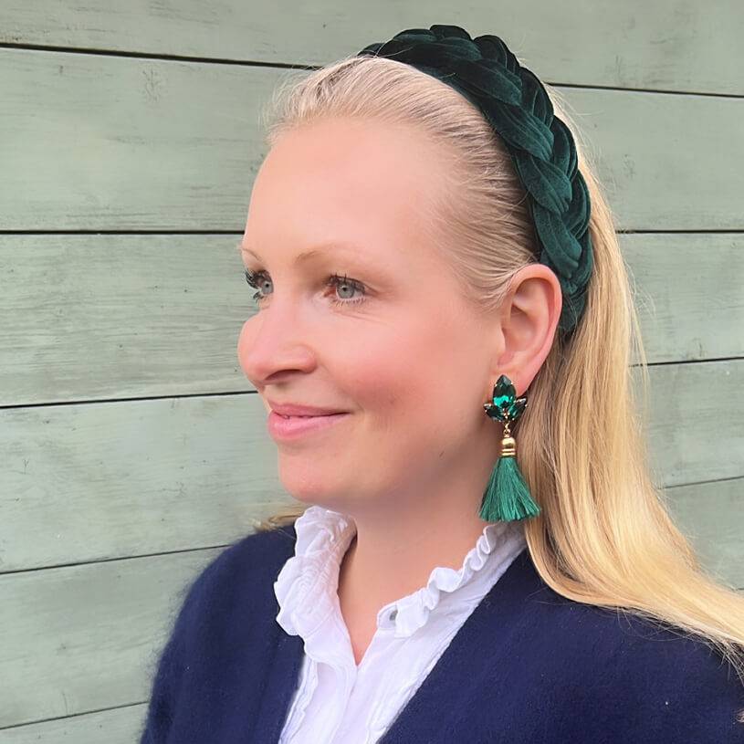 SchwesterSchwester Glitzernde Ohrstecker in Dunkelgrün mit edler Quaste von AmuseToi Neuheiten