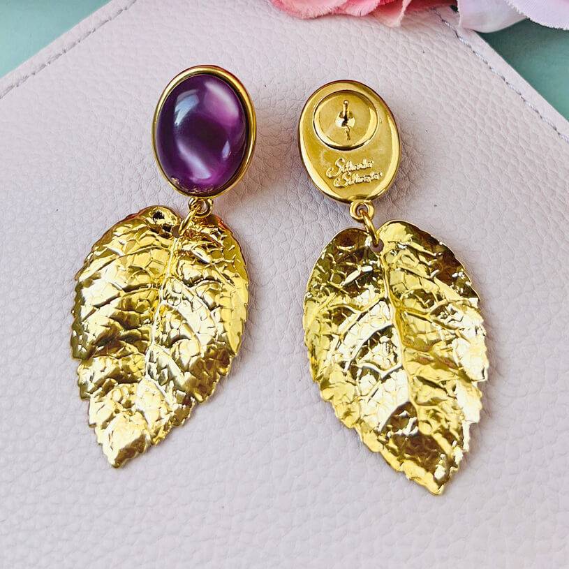 SchwesterSchwester Amethystfarbene Ohrstecker mit goldenem Blatt von AmuseToi Tägliche Deals