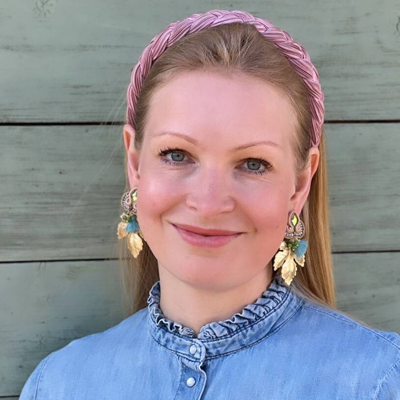SchwesterSchwester Rosafarbene Soutache-Ohrstecker kleinen hellblauen Quasten und goldenen Blättern Zeitbegrenzte Promotion