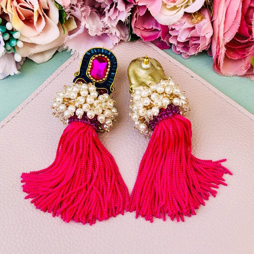 SchwesterSchwester Auffällige Soutache-Quastenohrringe in Pink und Dunkelbau Kauf eins, bekomm eins gratis