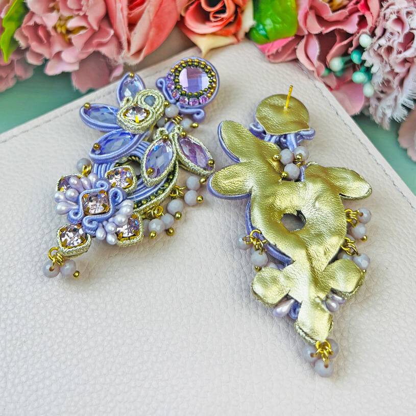 SchwesterSchwester Große Soutache-Ohrringe in Flieder und Champagner Letzte 2 Tage