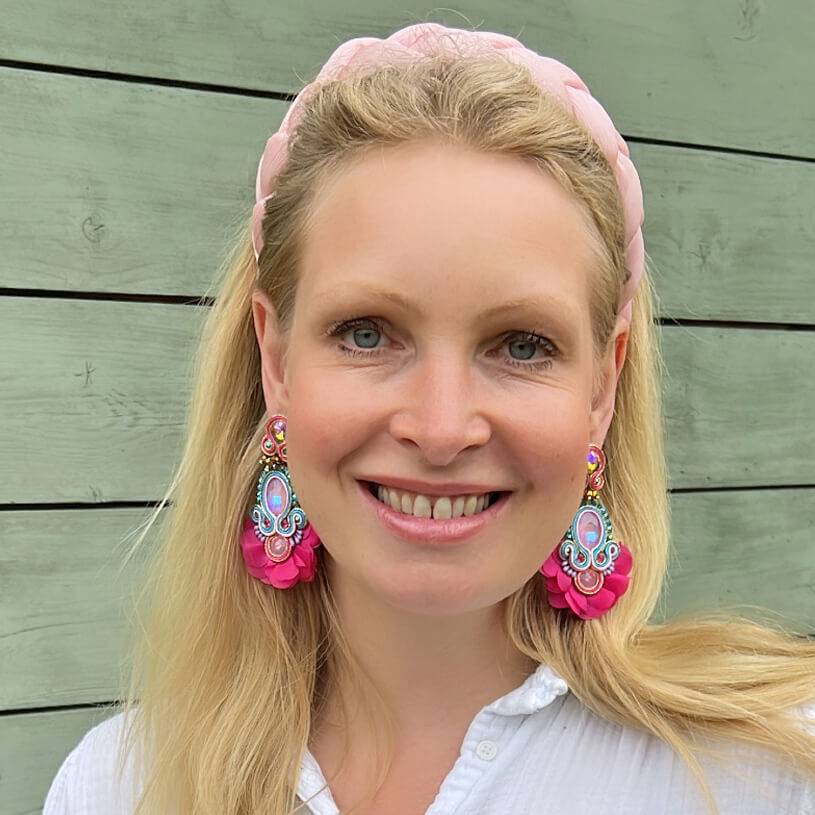SchwesterSchwester Außergewöhnliche Soutache-Ohrringe in leuchtendem Pink Black Friday Preise