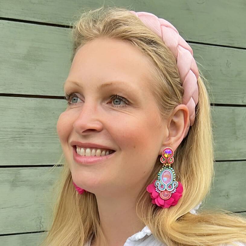 SchwesterSchwester Außergewöhnliche Soutache-Ohrringe in leuchtendem Pink Black Friday Preise