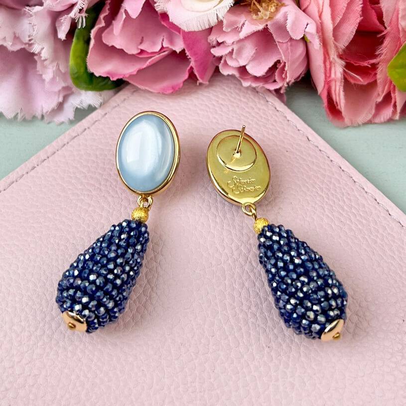 SchwesterSchwester Hellblaue Ohrringe mit glitzerndem dunkelblauen Tropfen von AmuseToi zollfrei