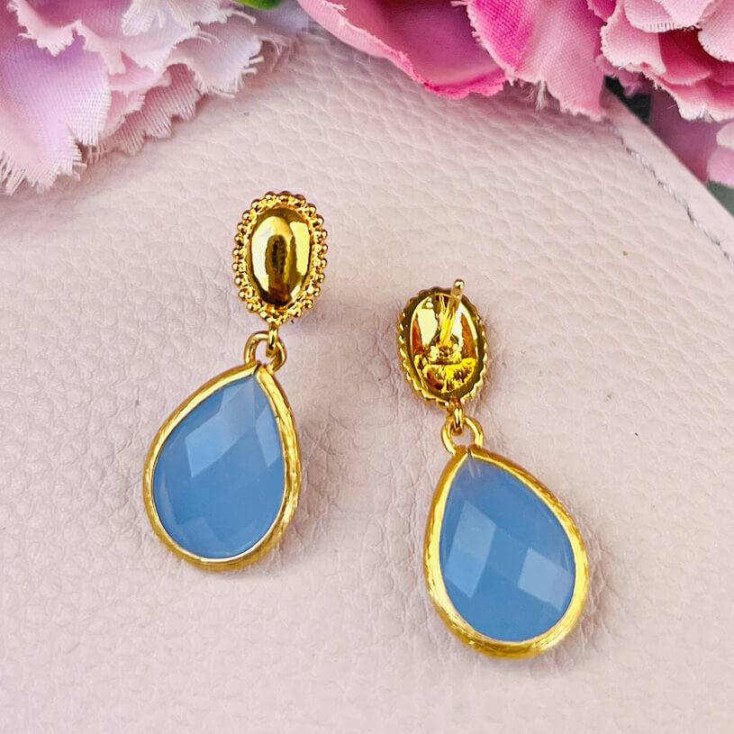 SchwesterSchwester Eleganter vergoldeter Ohrstecker mit kleinem Tropfen in Zartblau Tägliche Deals