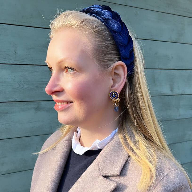 SchwesterSchwester Hübsche Soutache-Ohrstecker mit blauen Kristallen und Tropfen 2025